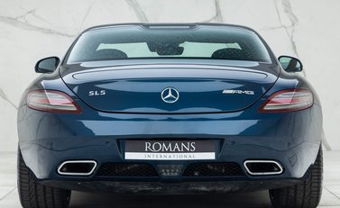 Mercedes-Benz SLS AMG 5