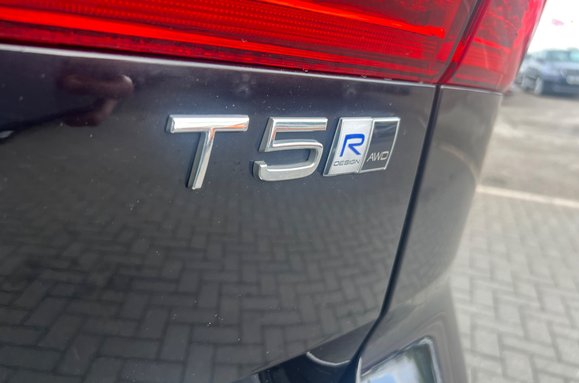 Volvo XC60 T5 R-DESIGN AWD PETROL AUTO 13
