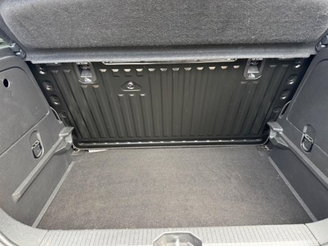 Vauxhall Corsa 1.4i ecoTEC SRi VX Line Nav Black Euro 6 5dr 31