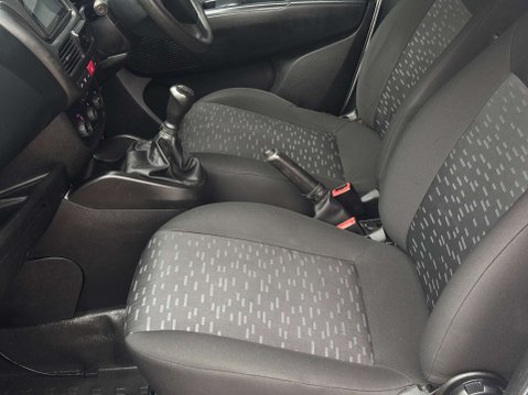 Vauxhall Combo 1.2 Combo 2300 Sport CDTi ecoFLEX S/S 16