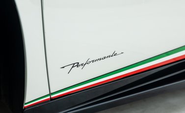 Lamborghini Huracan Spyder LP640-4 Performante 35