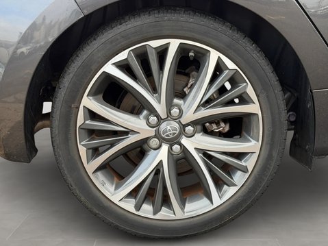 Toyota Yaris 1.5 Hybrid Excel 5dr CVT 11