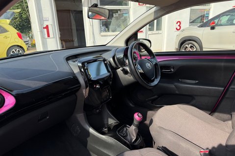 Toyota Aygo VVT-I X-CITE.5 TOYOTA SERVICES.REVERSING CAMERA.A/C..1 PREVIOUS OWNER 17