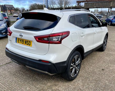 Nissan Qashqai 1.3 Qashqai N-Connecta DiG-T 5dr 11