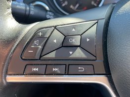 Nissan Qashqai 1.3 Qashqai N-Connecta DiG-T 5dr 49