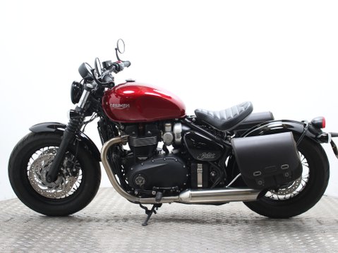 Triumph Bobber BONNEVILLE BOBBER 8
