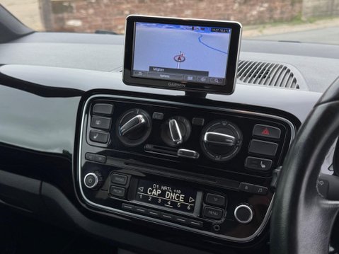 Volkswagen Up 1.0 Club up! Euro 6 5dr 12