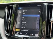 Volvo XC60 2.0 XC60 R-Design B5 MHEV Auto 5dr 29