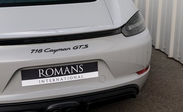 Porsche 718 Cayman GTS 23