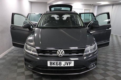 Volkswagen Tiguan SE NAV TSI 6