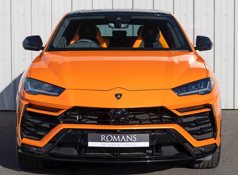 Lamborghini Urus Pearl Capsule 4