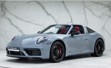 Porsche 911 Targa 4 GTS (992) 1