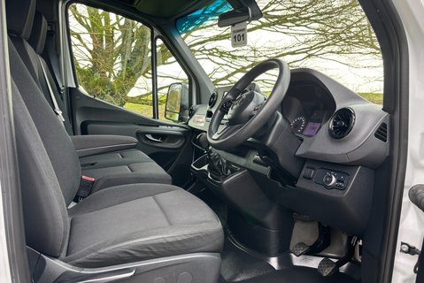 Mercedes-Benz Sprinter 315 Cdi Progressive Luton with Tail Lift 16