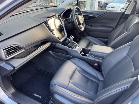 Subaru Outback TOURING 31