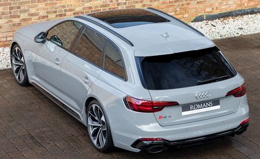Audi RS4 Avant 9