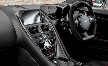 Aston Martin DBS Superleggera 15