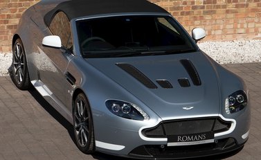 Aston Martin V12 Vantage S Roadster 9