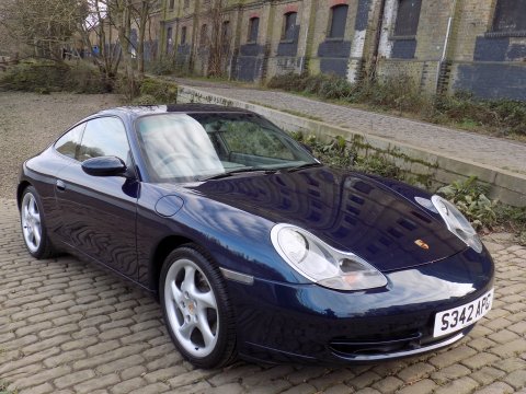Porsche 911 CARRERA 4 77