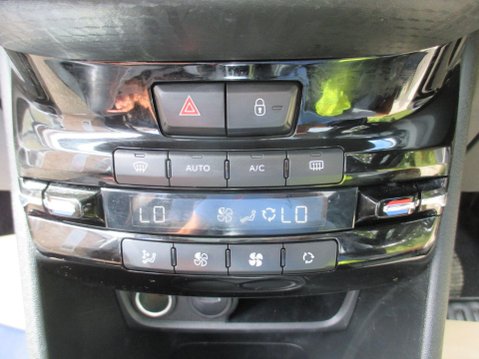 Peugeot 2008 1.2 PureTech Allure Premium Euro 6 (s/s) 5dr 20
