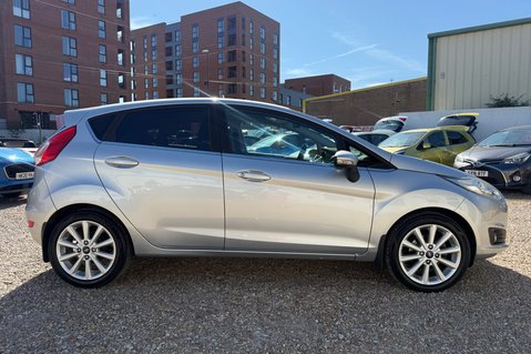 Ford Fiesta TITANIUM,,FORD SYNC,.ONLY £20;00 R:TAX,,STUNNING EXAMPLE  4