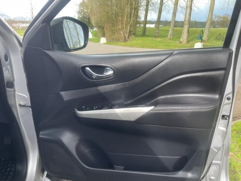 Nissan Navara 2.3 dCi Tekna Auto 4WD Euro 6 4dr 27