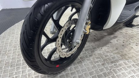 Piaggio Medley 2023 ONLY 4K 125CC LEARNER SCOOTER 15 BHP NEW MOT WARRANTY 42