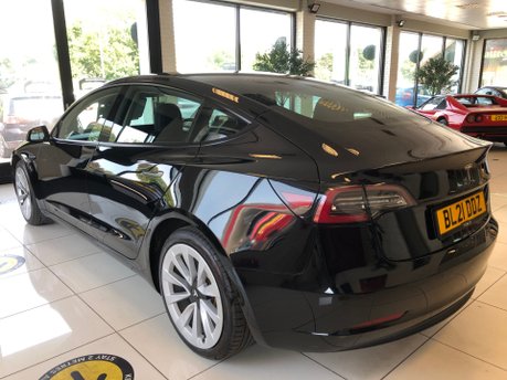 Tesla Model 3 LONG RANGE AWD 45,000m black vegan leather, 19 inch alloys 11