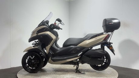 Yamaha Tricity 300 2024 ONLY 443 MILES!! 3 WHEELER TRIKE RIDE ON A CAR LICENCE 300CC 4