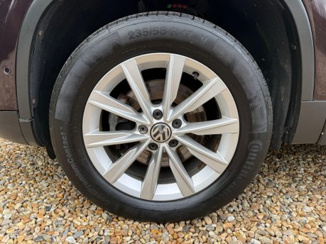 Volkswagen Tiguan 2.0 TDI BlueMotion Tech SE DSG 4WD Euro 5 (s/s) 5dr 14