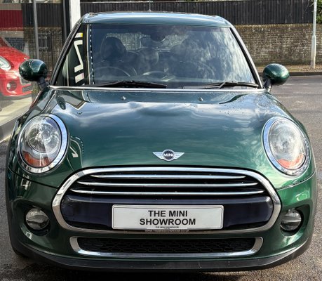 Mini Hatch Cooper 1.5 5 door + VISUAL BOOST + HEATED SEATS + REAR PDC 6