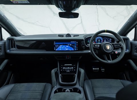 Porsche Cayenne TURBO E-HYBRID Coupe with GT Package 20