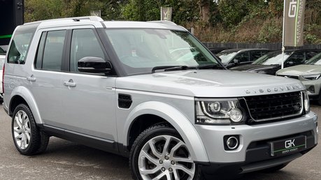 Land Rover Discovery SDV6 LANDMARK - ONE OWNER -TOWBAR - 10 SERVICES RECORDED INC CAMBELT 