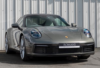 Porsche 911 Carrera (992)