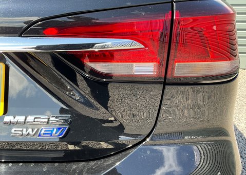 MG MG5 EV 61kWh EXCLUSIVE 13