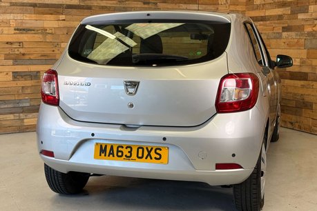Dacia Sandero 1.5 dCi Laureate Hatchback 5dr Diesel Manual Euro 5 (90 ps) 85