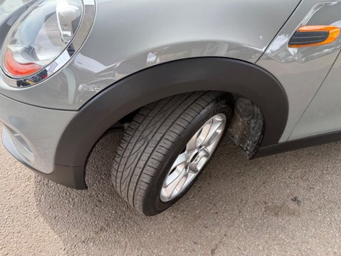 Mini Hatch 1.5 Cooper Euro 6 (s/s) 3dr 34
