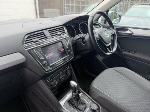 Volkswagen Tiguan 2.0 TDI SE Navigation DSG 4Motion Euro 6 (s/s) 5dr 34
