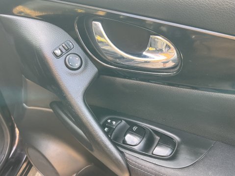 Nissan Qashqai DIG-T Acenta SUV 5dr Petrol Manual 2WD 11
