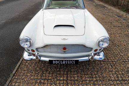Aston Martin DB4 Series III 7