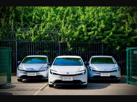 Toyota Prius 1.8 VVT-h Excel Hatchback 5dr Petrol Hybrid CVT Euro 6 (s/s) (122 ps) 3