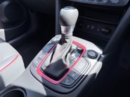 Hyundai KONA 1.6T PREMIUM GT 13