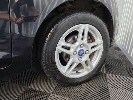 Ford Fiesta 1.6 Zetec Hatchback 5dr Petrol Powershift Euro 5 (105 ps) 18