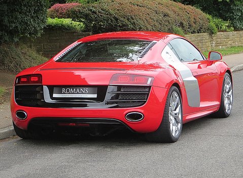Audi R8 V10 12
