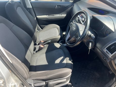 Hyundai i20 CRDI ACTIVE 9