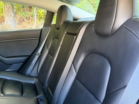 Tesla Model 3 Model 3 Long Range AWD 4WD 4dr 21