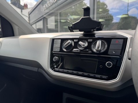 Volkswagen Up HIGH UP BLUEMOTION TECHNOLOGY 19