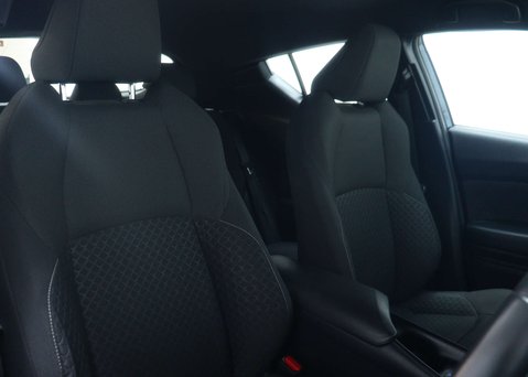 Toyota C-HR 1.8 VVT-h GPF Icon SUV 5dr Petrol Hybrid CVT Euro 6 (s/s) (122 ps) 42