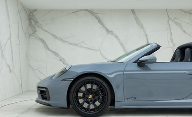 Porsche 911 Targa 4 GTS (992) 38