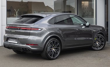 Porsche Cayenne E-HYBRID coupe 4