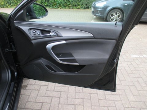 Vauxhall Insignia 1.6 CDTi ecoFLEX Design Sports Tourer Euro 6 (s/s) 5dr 38